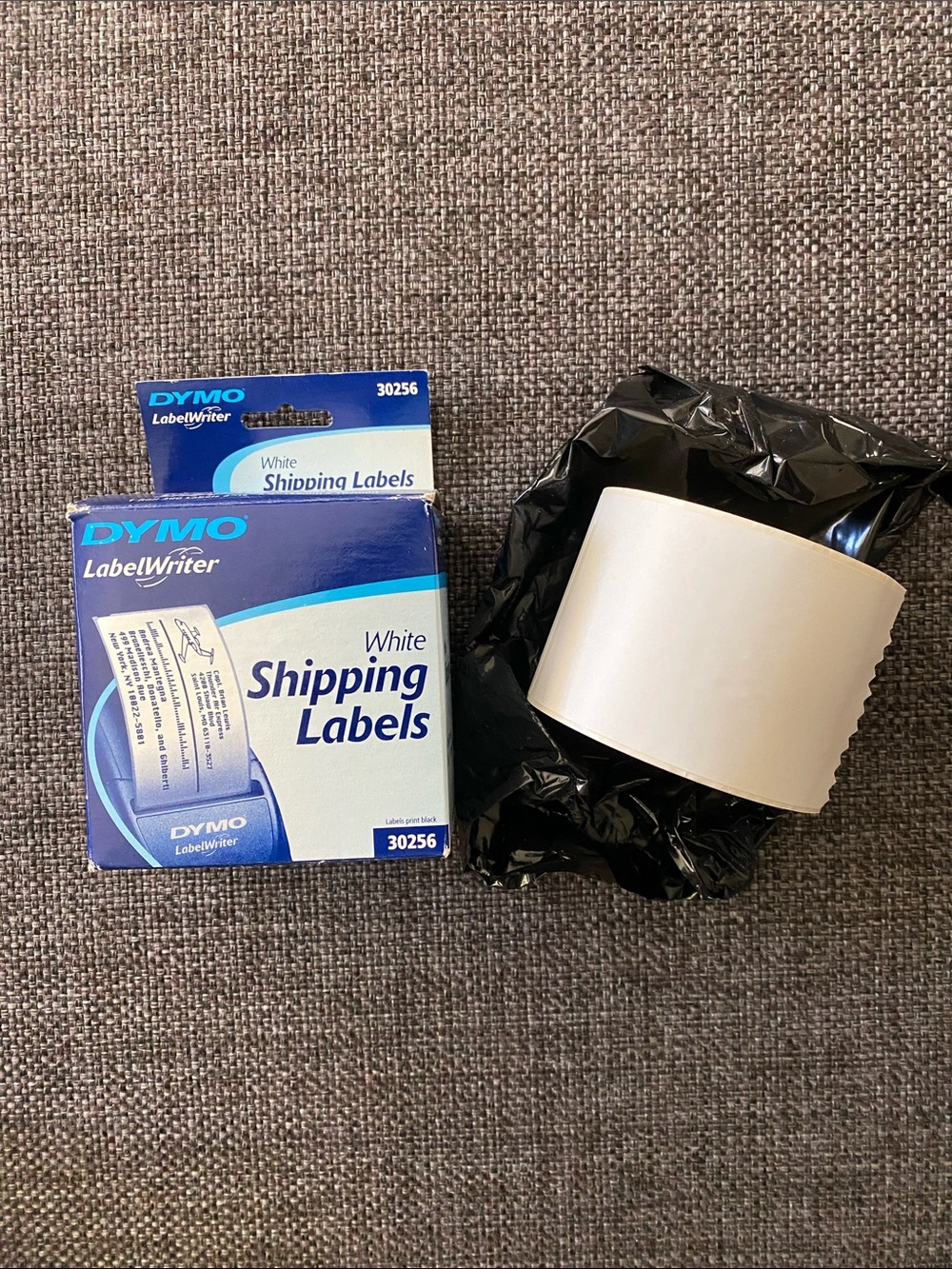 New in Box! Dymo LabelWriter 30256 White Shipping Labels 300 ct